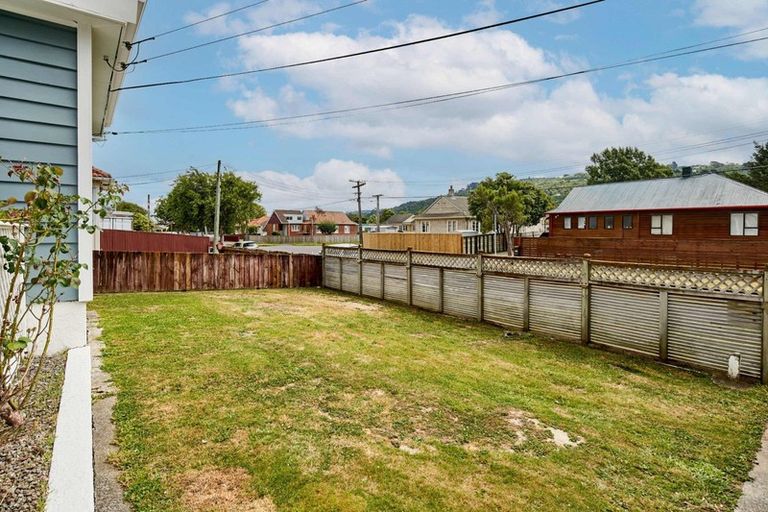 Photo of property in 68 Churton Crescent, Taita, Lower Hutt, 5011