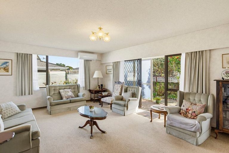 Photo of property in 43 Belvedere Avenue, Waikanae, 5036