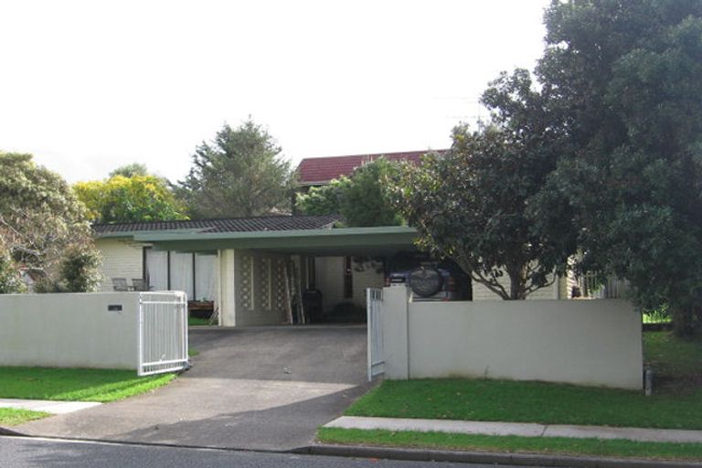 Photo of property in 43 Maxwelton Drive, Mairangi Bay, Auckland, 0630