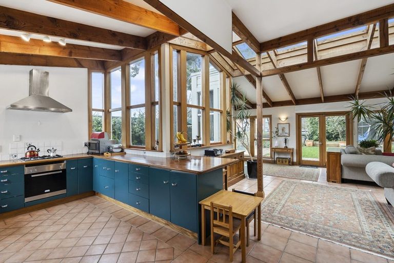 Photo of property in 3 Newman Terrace, Thorndon, Wellington, 6011