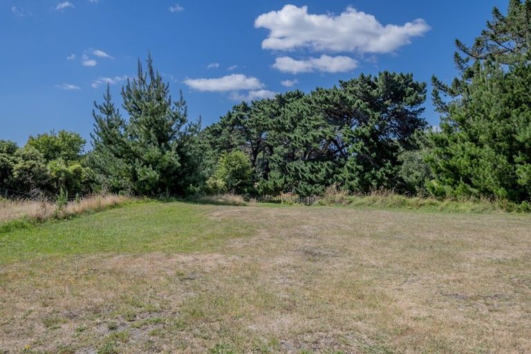 Photo of property in 75 Strathnaver Drive, Waikawa Beach, Levin, 5573