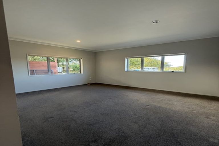 Photo of property in 115 Riverhead Road, Kumeu, 0892