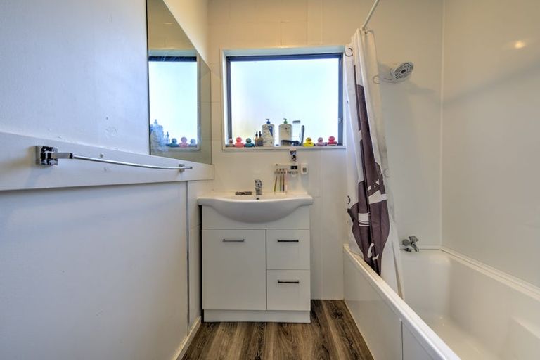 Photo of property in 129a Avalon Drive, Nawton, Hamilton, 3200