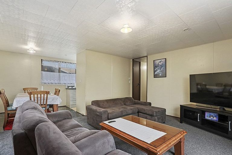 Photo of property in 1/62 Othello Drive, Clover Park, Auckland, 2023