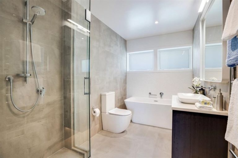 Photo of property in 61 Braemar Road, Castor Bay, Auckland, 0620