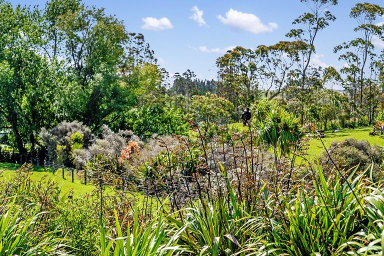 Photo of property in 245 Muriwai Valley Road, Muriwai, Waimauku, 0881