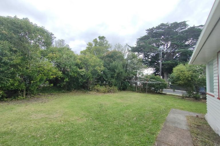 Photo of property in 2/10 Exmouth Road, Northcote, Auckland, 0627