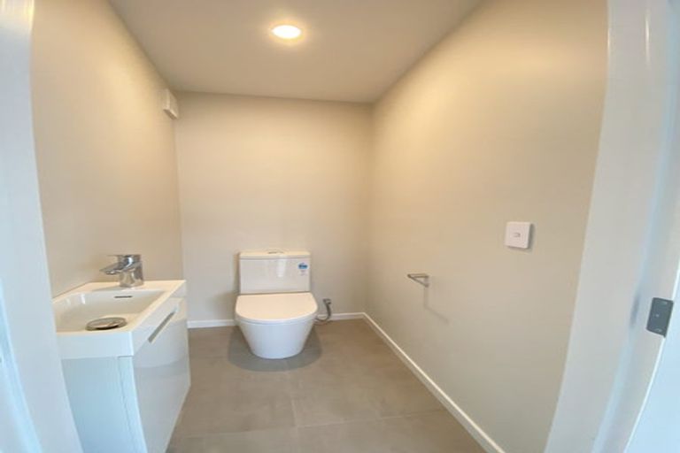 Photo of property in 17b Buscomb Avenue, Henderson, Auckland, 0610