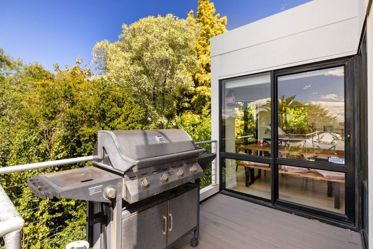 Photo of property in 37 Macmillan Avenue, Cashmere, Christchurch, 8022