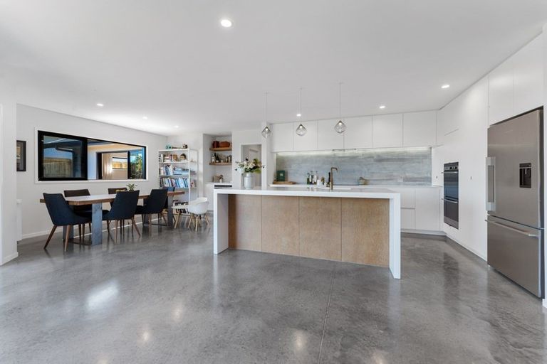 Photo of property in 18 Kotare Drive, Waiwhakaiho, New Plymouth, 4312