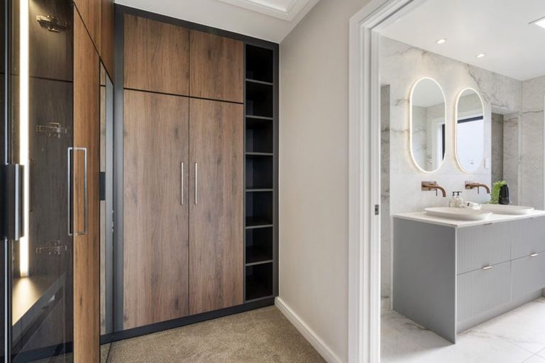 Photo of property in 20 Beach Road, Castor Bay, Auckland, 0620