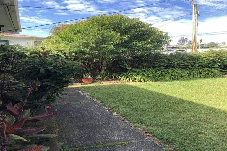 Photo of property in 1/46 College Road, Northcote, Auckland, 0627