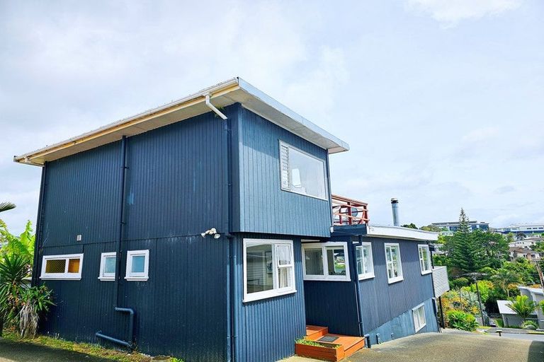 Photo of property in 1/52 Beulah Avenue, Rothesay Bay, Auckland, 0630