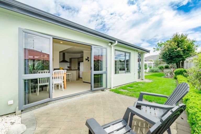 Photo of property in 17 Regent Drive, Paraparaumu Beach, Paraparaumu, 5032