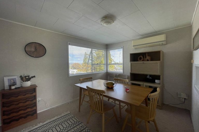 Photo of property in 8 Pahi Place, West Harbour, Auckland, 0618