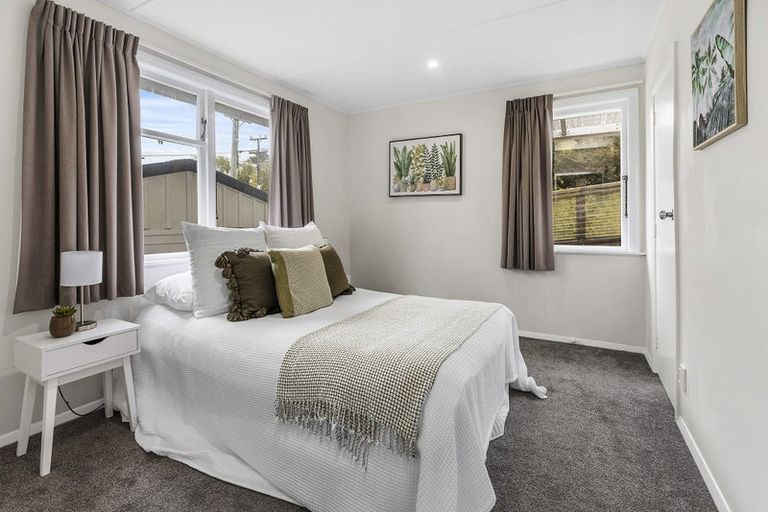 Photo of property in 11 Wakefield Terrace, Tawa, Wellington, 5028