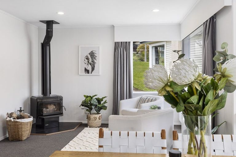 Photo of property in 36 Larsen Crescent, Tawa, Wellington, 5028