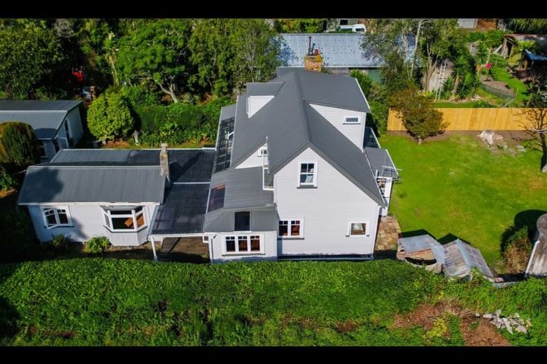 Photo of property in 41 Taupaki Road, Taupaki, Henderson, 0782