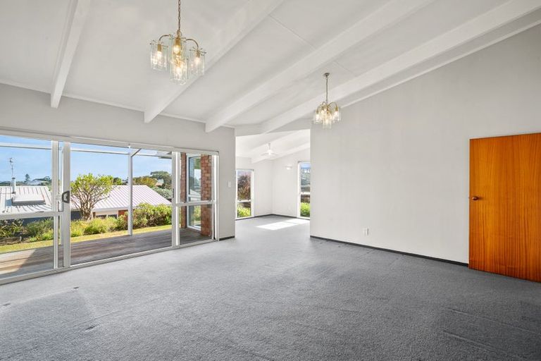 Photo of property in 3/66 Waiwaka Terrace, Strandon, New Plymouth, 4312