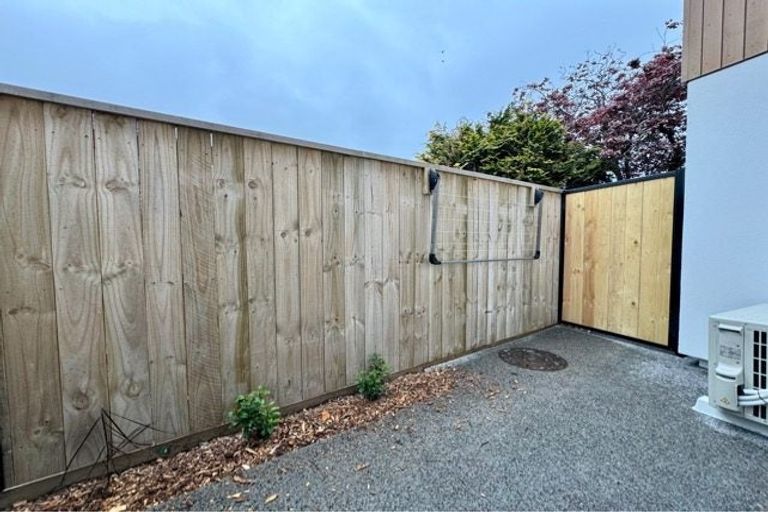 Photo of property in 11/92 Cambridge Terrace, Waterloo, Lower Hutt, 5011