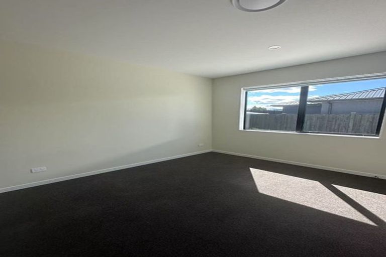 Photo of property in 17 Babina Avenue, Kumeu, 0810