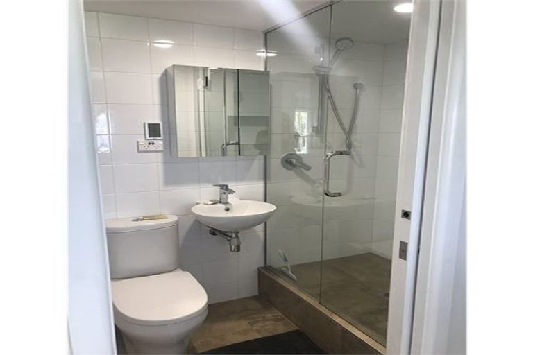 Photo of property in 53 London Road, Korokoro, Lower Hutt, 5012