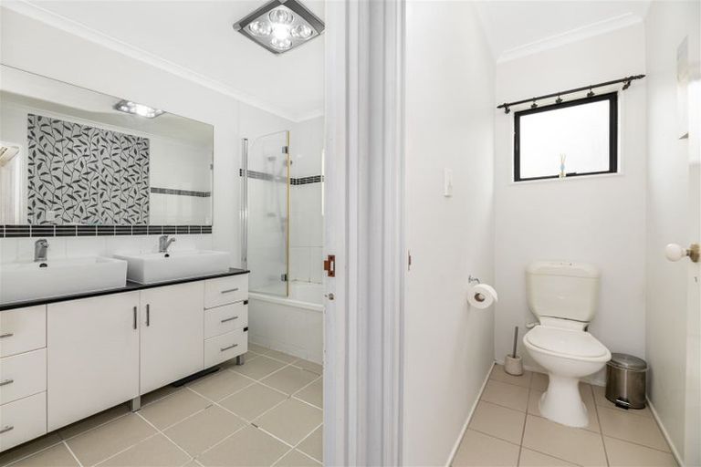 Photo of property in 1/13a Kitewao Street, Northcote, Auckland, 0627