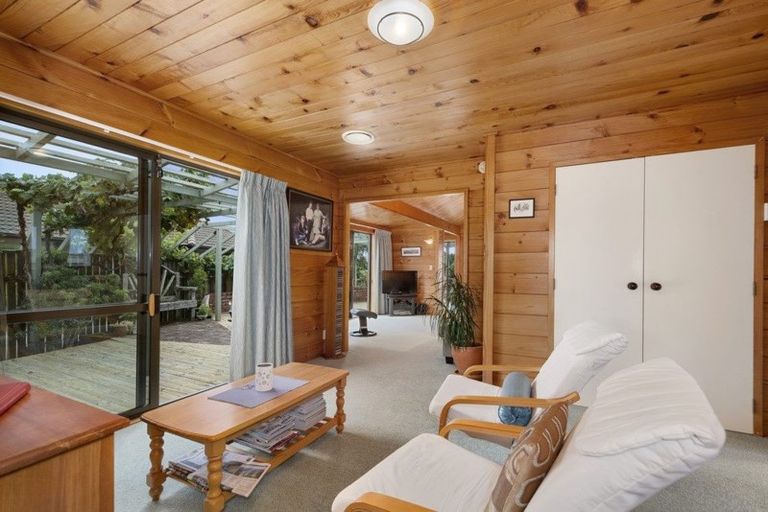 Photo of property in 76 Simpson Road, Papamoa Beach, Papamoa, 3118