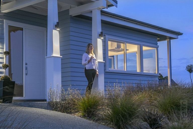 Photo of property in 12 Tauwaka Crescent, Riverhead, 0820