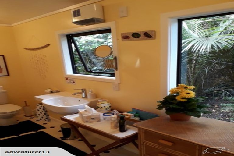 Photo of property in 666 South Titirangi Road, Titirangi, Auckland, 0604