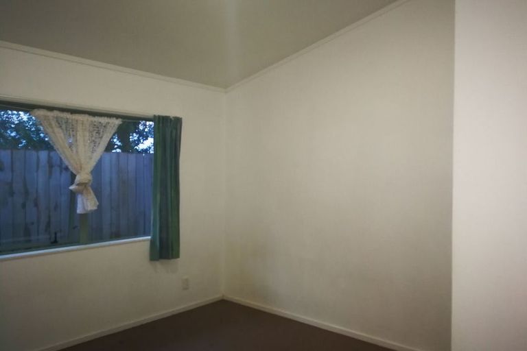 Photo of property in 9 Silverstone Place, Henderson, Auckland, 0612