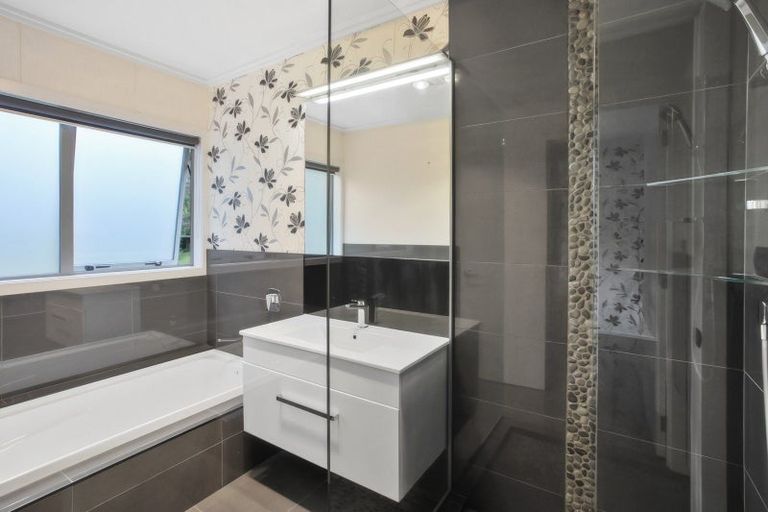 Photo of property in 20 Pomare Avenue, Russell, 0272