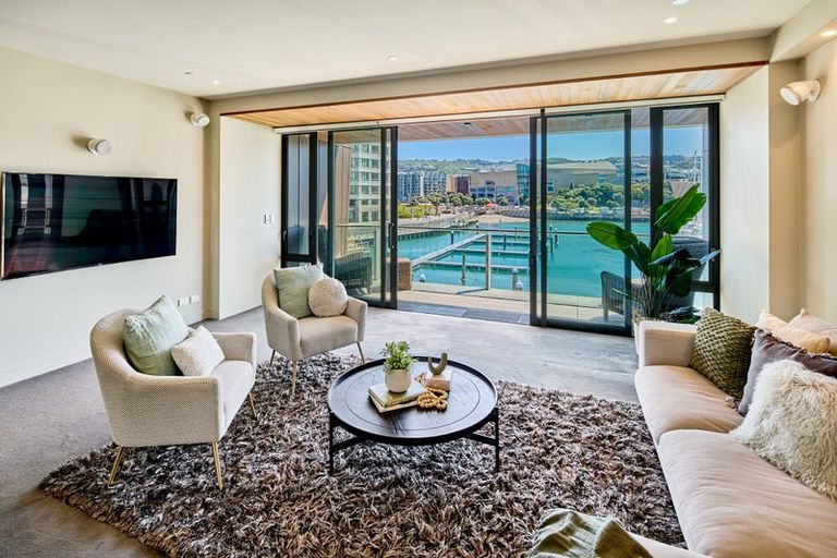 Photo of property in Clyde Quay Wharf, 2d/1 Clyde Quay Wharf, Te Aro, Wellington, 6011