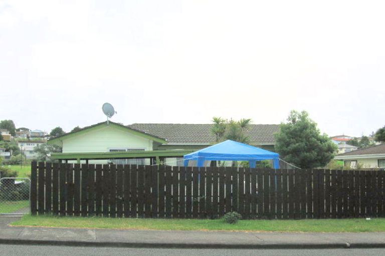 Photo of property in 9 Capricorn Place, Glen Eden, Auckland, 0602