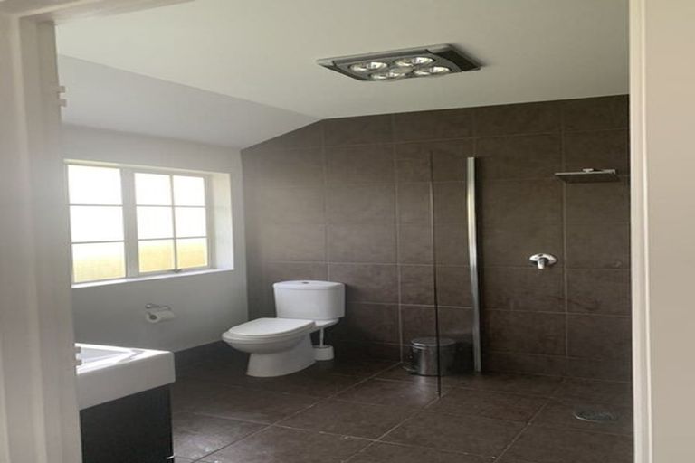 Photo of property in 6 Grace Street North, Sanson, 4817