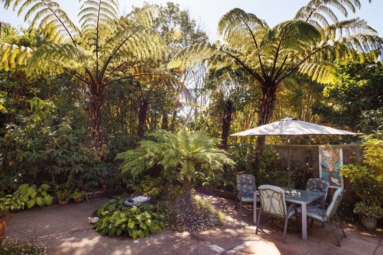 Photo of property in 355 Turitea Road, Turitea, Palmerston North, 4472