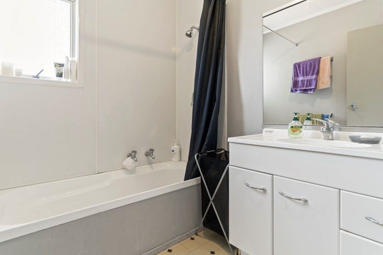 Photo of property in 17 Tudor Place, Mount Maunganui, 3116