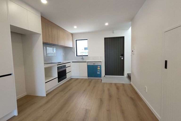 Photo of property in 1/7 Peverill Crescent, Papatoetoe, Auckland, 2025