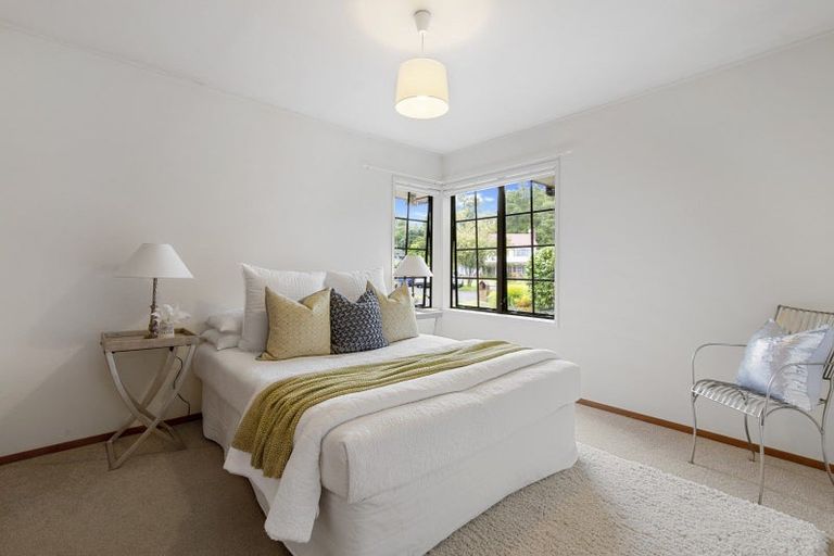 Photo of property in 33 Uppingham Crescent, Hillcrest, Auckland, 0627