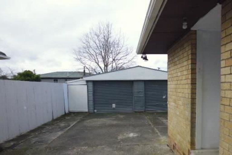 Photo of property in 16 Valentine Street, Papakura, 2110