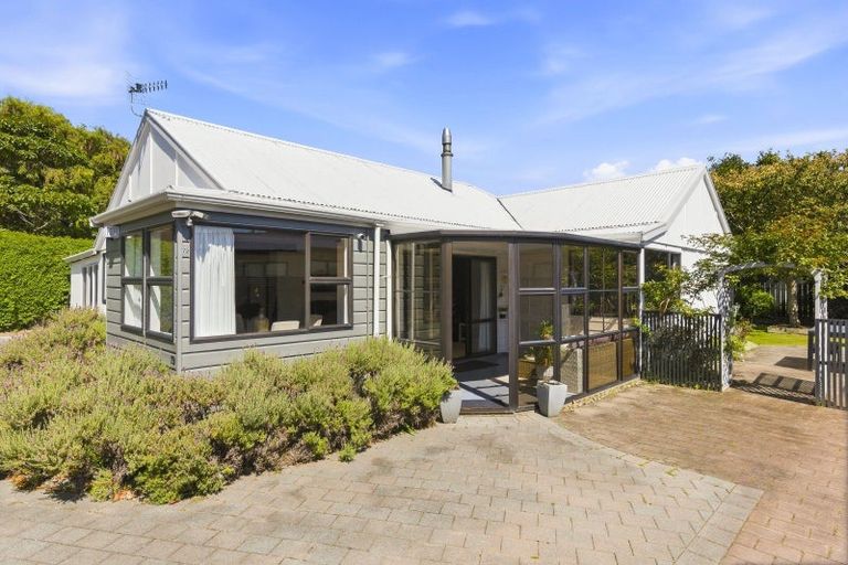 Photo of property in 72 Elizabeth Street, Waikanae, 5036