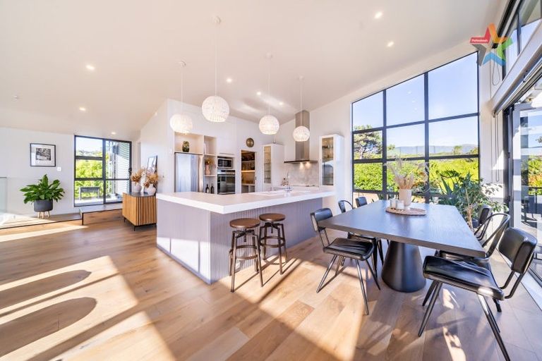 Photo of property in 22 Mount Marua Drive, Timberlea, Upper Hutt, 5018