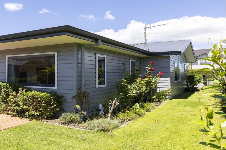 Photo of property in 25 Chateau Crescent, Rangatira Park, Taupo, 3330