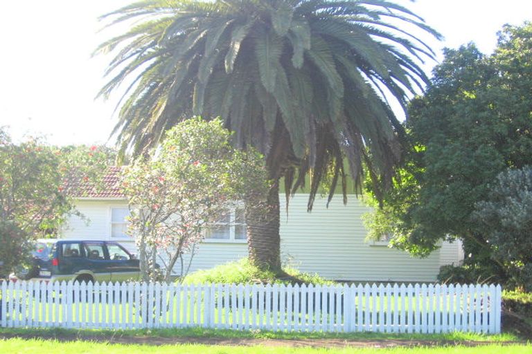 Photo of property in 1/25 Garelja Road, Henderson, Auckland, 0612