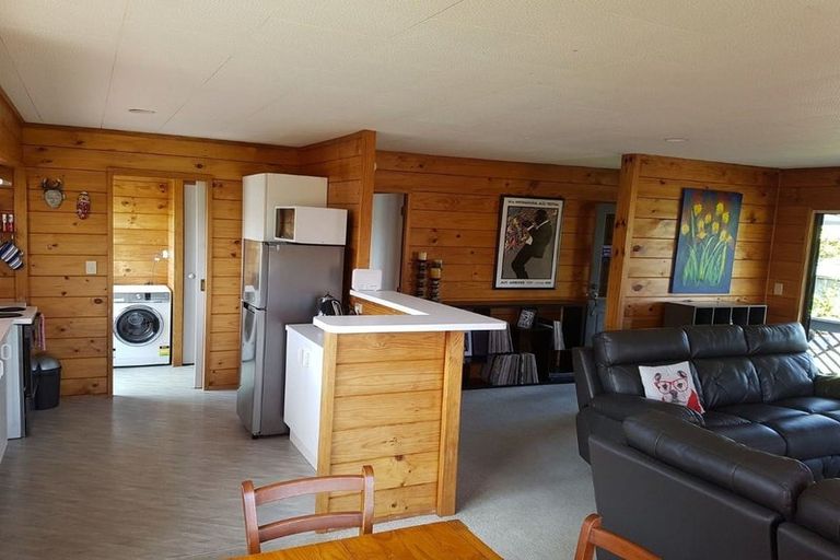 Photo of property in 36 Meadowvale Rise, Titirangi, Auckland, 0604