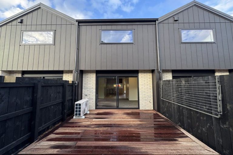 Photo of property in 12/42 Brandon Road, Glen Eden, Auckland, 0602