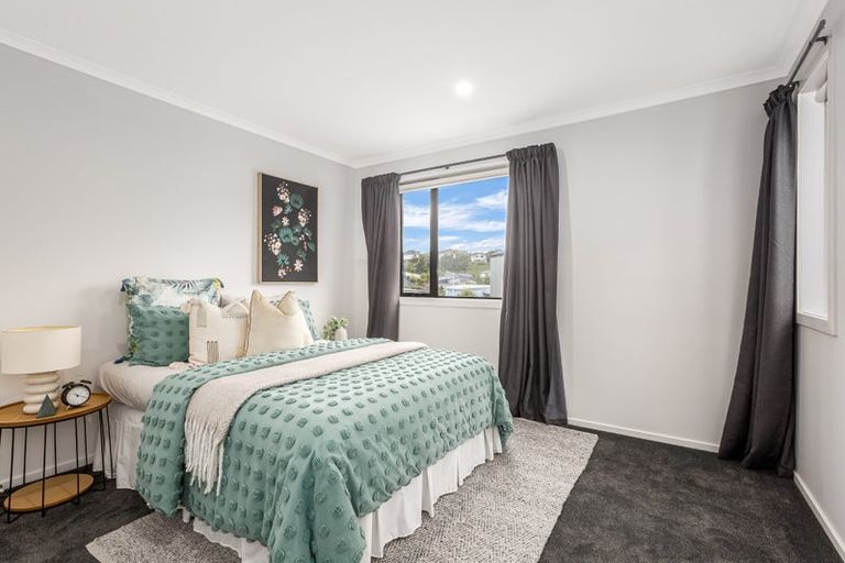 Photo of property in 5a Breakwater Way, Whitby, Porirua, 5024
