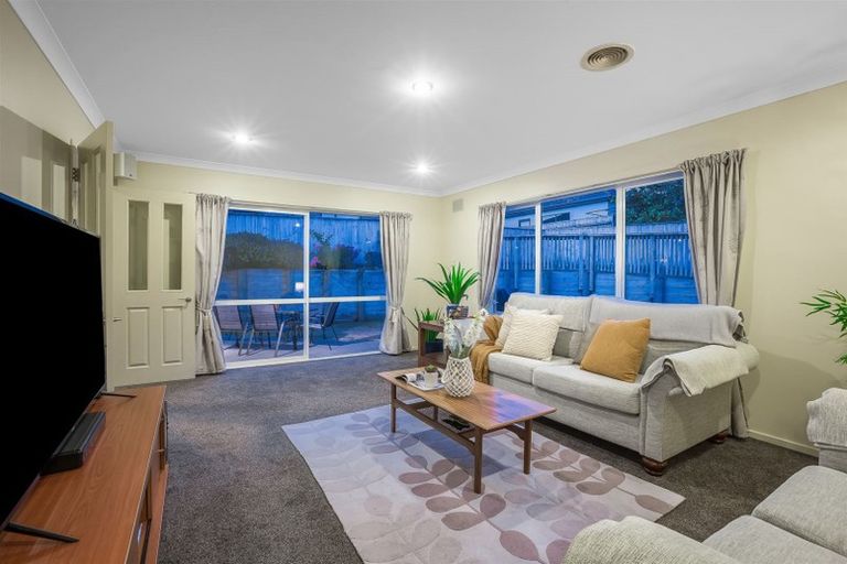 Photo of property in 3 Routeburn Avenue, Aotea, Porirua, 5024