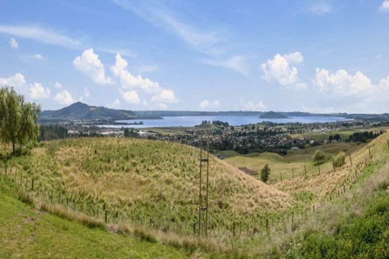 Photo of property in 4 Jojos Way, Lynmore, 3076