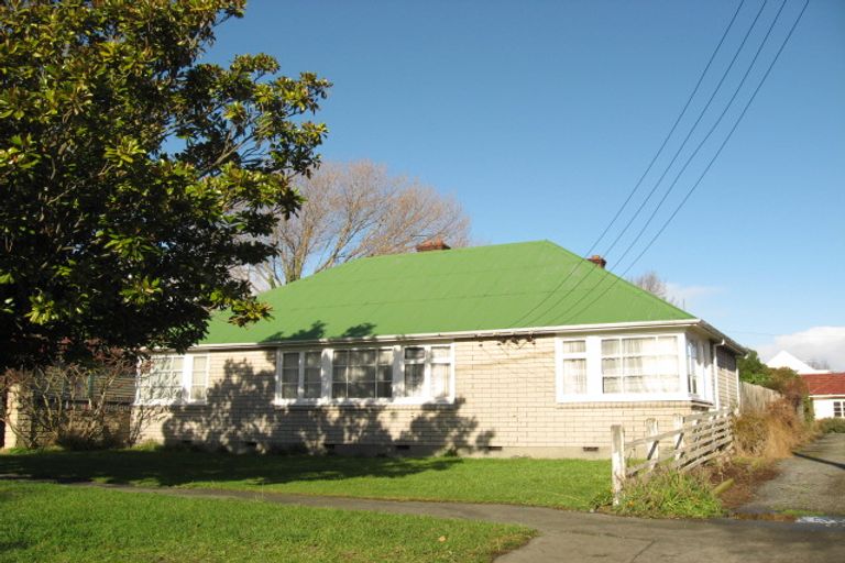 Photo of property in 2/130 Holly Road, St Albans, Christchurch, 8014